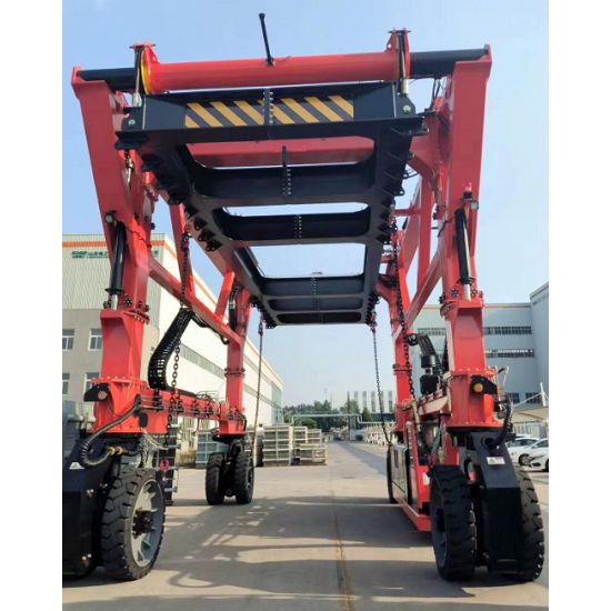 Container Straddle Carrier